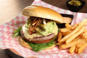 La Chula pone el sabor y la emoción del fútbol en Monterrey y en Puerto Vallarta