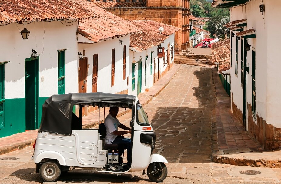 Pueblear en Colombia: la tendencia que impulsa los viajes por carretera en 2026