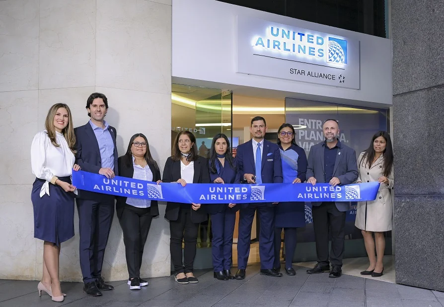 United Airlines inaugura su renovada oficina de servicio al cliente en Bogotá United Airlines inaugura su renovada oficina de servicio al cliente en Bogotá
