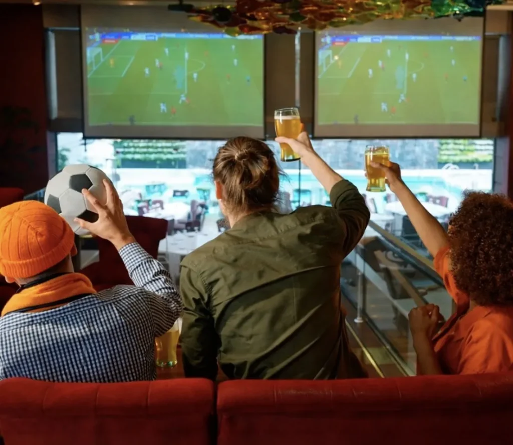 Hilton Bogotá convierte Levels Bar en punto de encuentro after office para vivir el fútbol