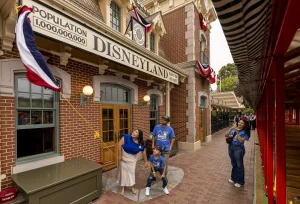 Visitar Disneyland Resort: el parque original de Walt Disney hace historia al recibir a su visitante 1.000 millones