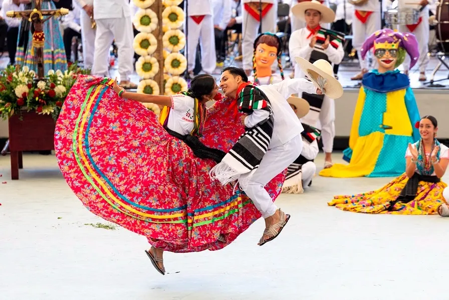 La fiesta de la Guelaguetza 2026 en Oaxaca proyecta la llegada de 149 mil visitantes y más de 668 millones de pesos en derrama económica
