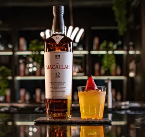 The Macallan y Handshake presentan Poached Pear, un nuevo cóctel que celebra la historia y maestría de ambas marcas.