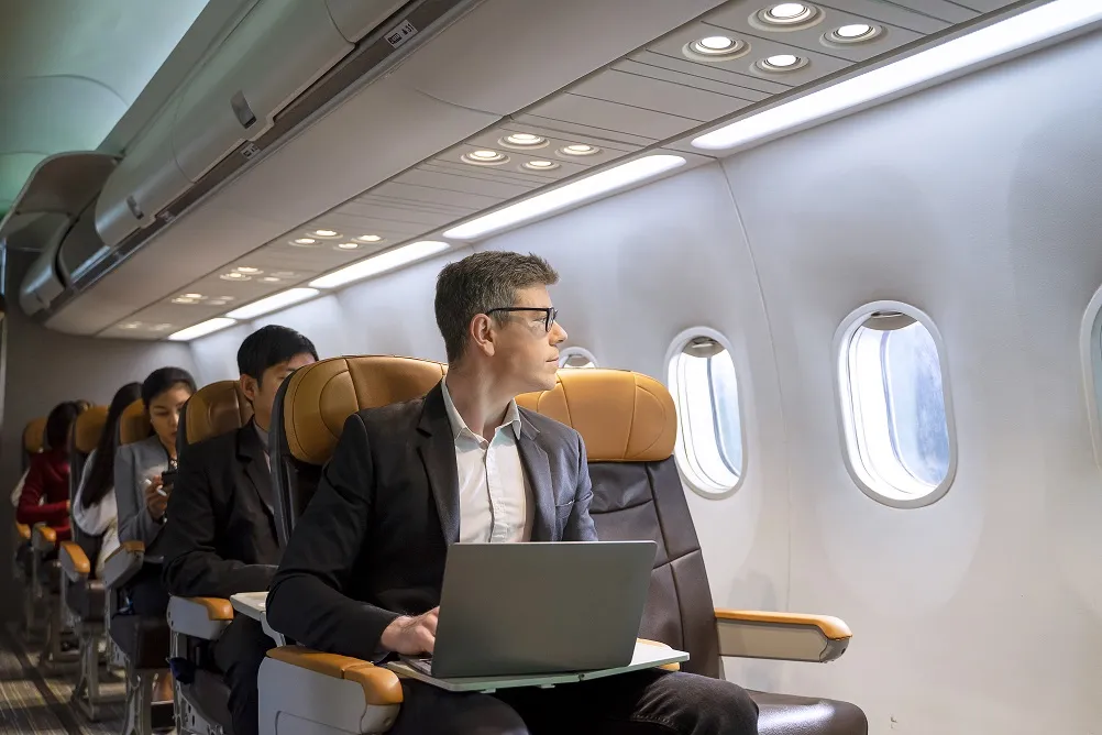 La inteligencia artificial se consolida como herramienta central en la planeación de viajes de los colombianos