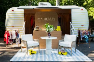 Qué hacer en los Hamptons: la exclusiva boutique móvil de Mytheresa que revoluciona el verano