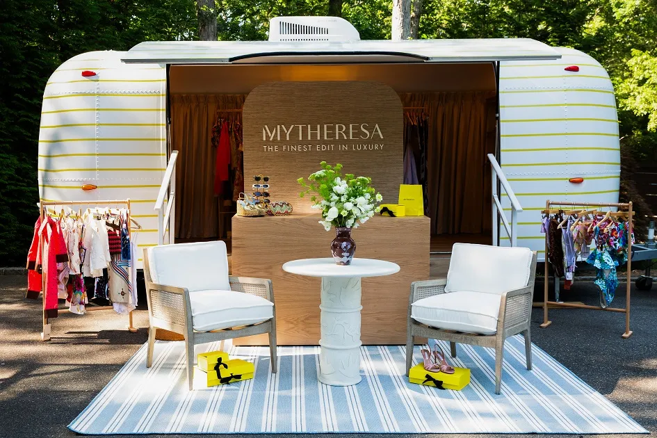 Qué hacer en los Hamptons: la exclusiva boutique móvil de Mytheresa que revoluciona el verano