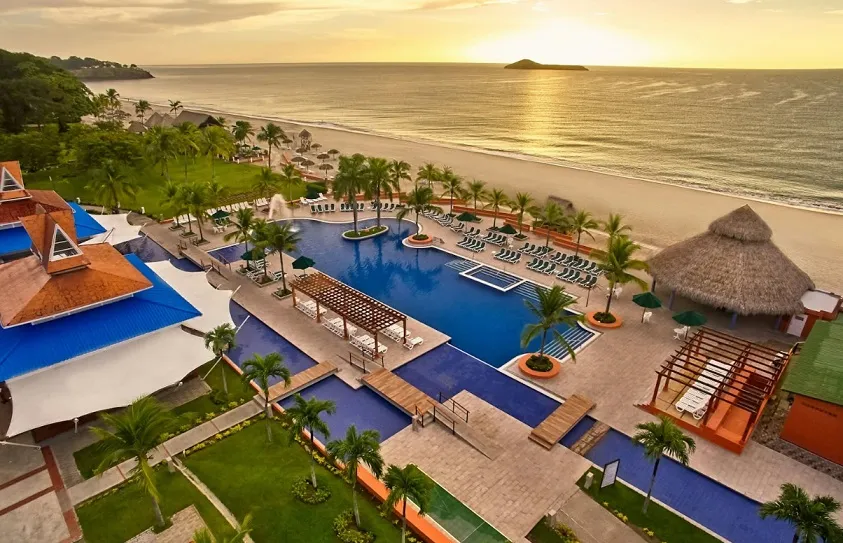 Rascacielos, un cráter habitado y playas de Farallón: tres experiencias para descubrir Panamá más allá del Canal
