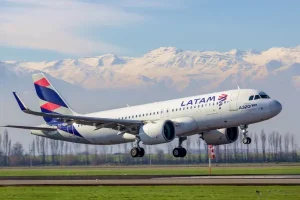 LATAM ofrece cambios sin costo y fija topes tarifarios para Cali, Armenia y Pereira tras el terremoto