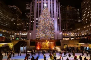 The Rink, la pista de hielo del Rockefeller Center, cumple 90 años con chalets nuevos y experiencia VIP